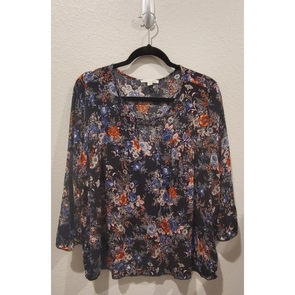 American Eagle Outfitters Tops - AMERICAN EAGLE Floral Print Long Sleeve